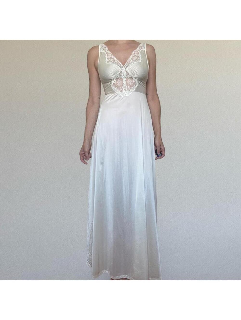 1970s BodySilk by Olga nightgown Sz. M